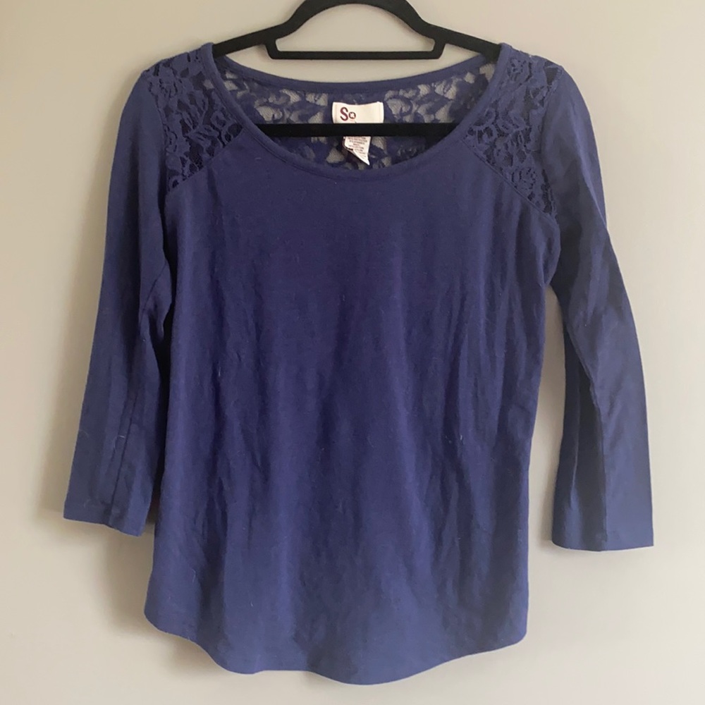 So lace detail top
